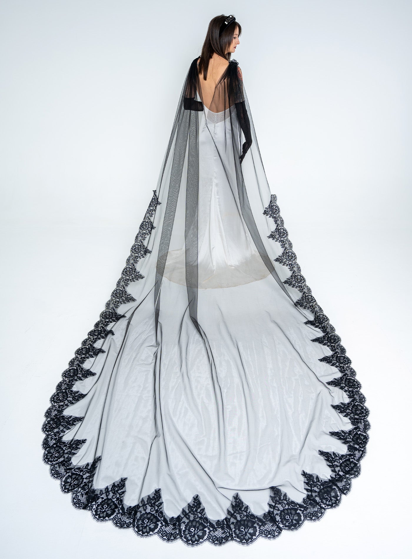 MARA CAPE VEIL