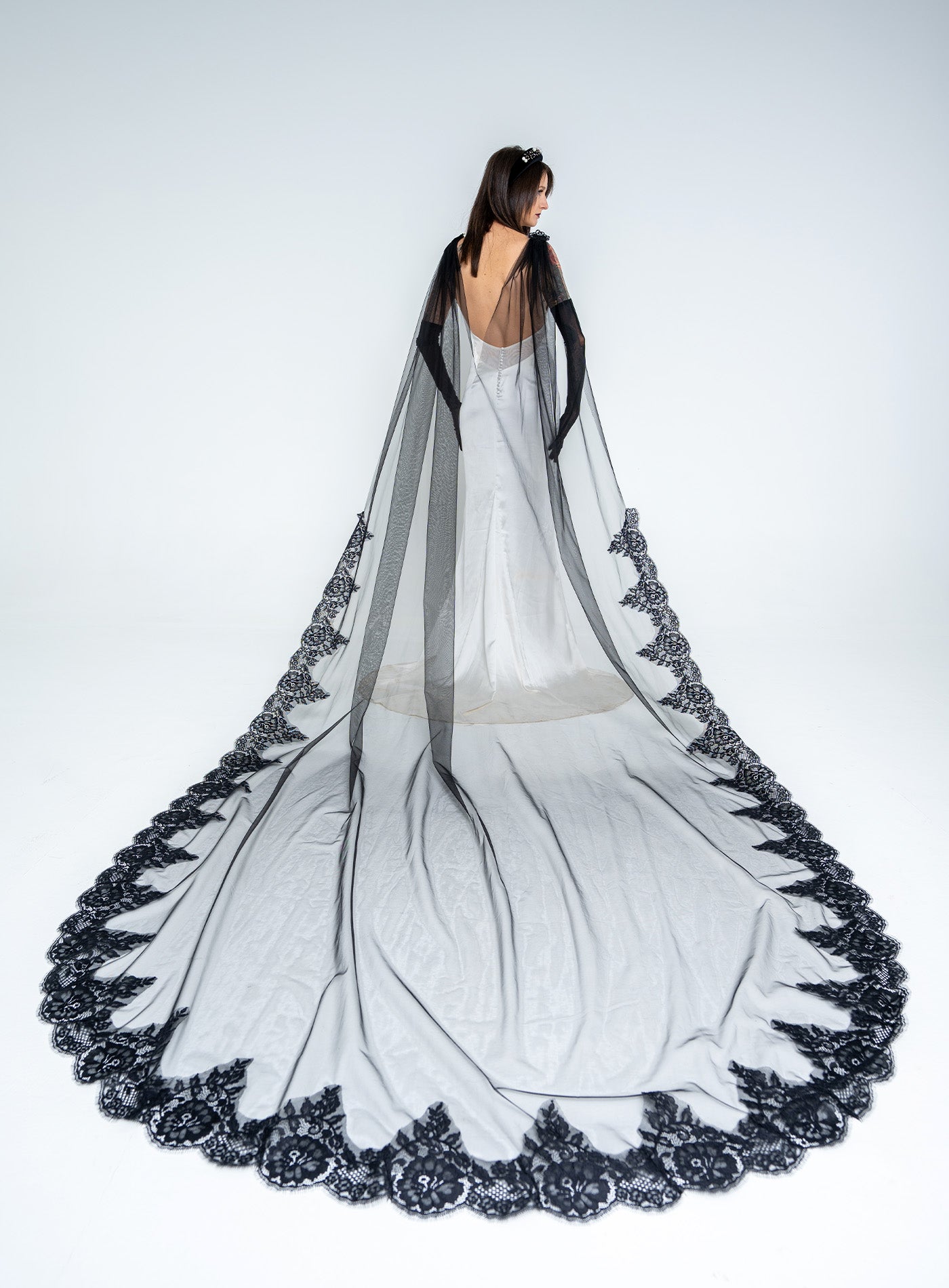 MARA CAPE VEIL