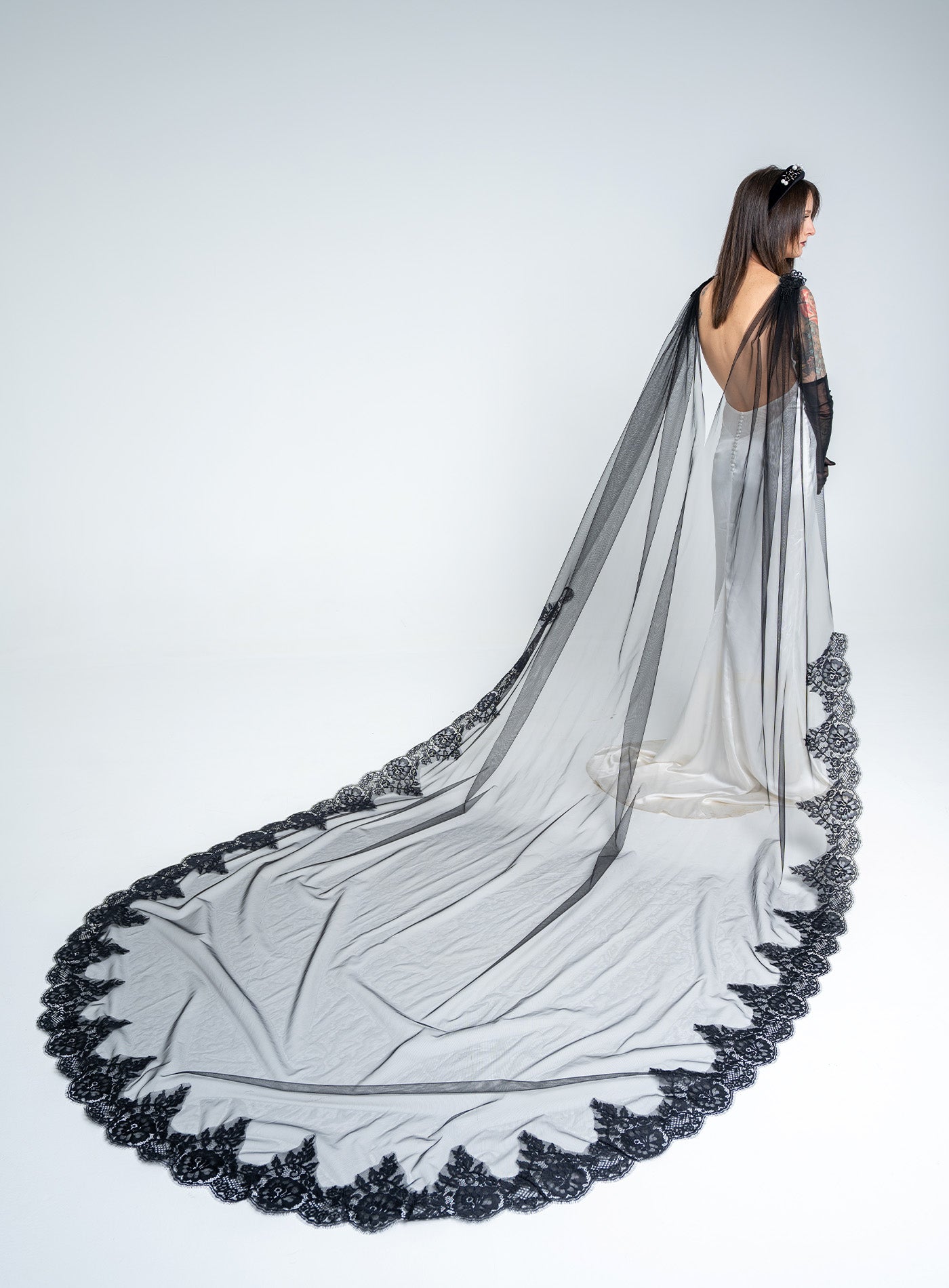 MARA CAPE VEIL