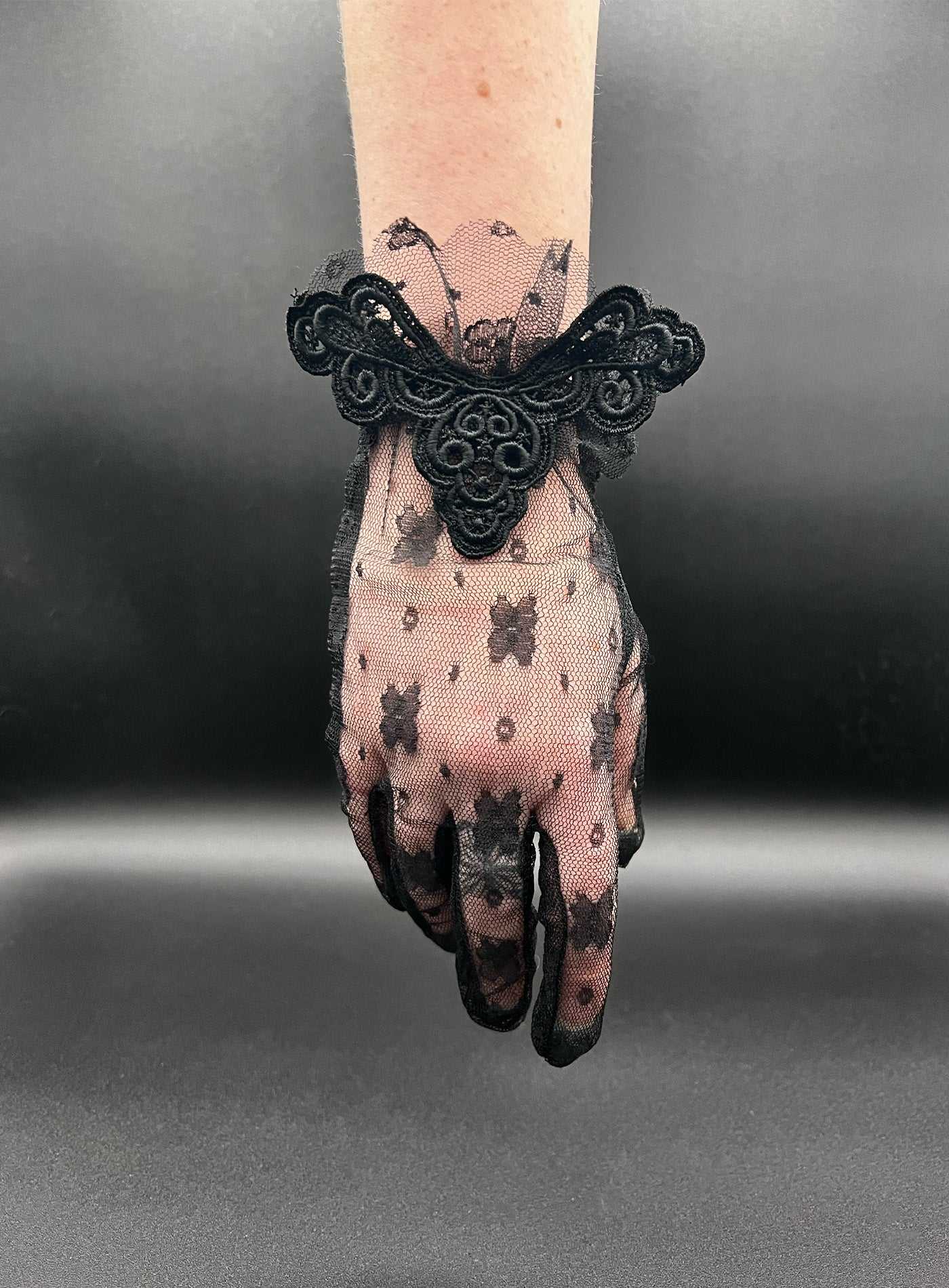 Tessa Glove Percacciolo Collection